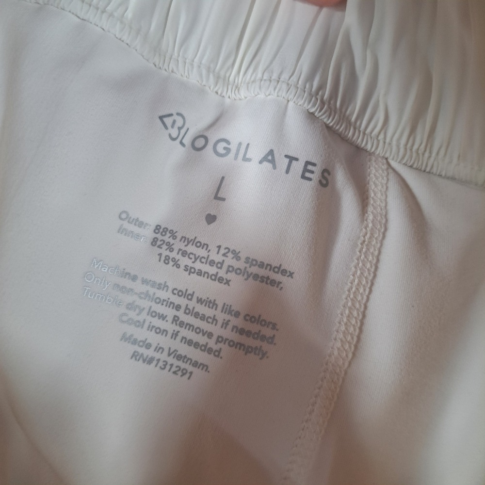 Blogilates Ruffle‎ Short Cream White Athletic Running Gym Shorts Large Coquette - Picture 3 of 7